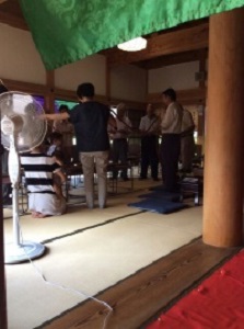 夏法要　大念珠繰り